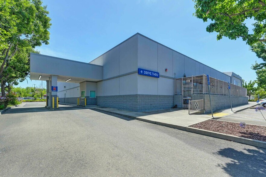 4300 Elverta Rd, Antelope, CA à vendre - Photo du bâtiment - Image 3 de 6