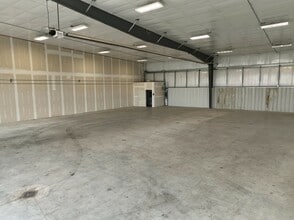 2040 SW 5th St, Lincoln, NE for lease Interior Photo- Image 2 of 2