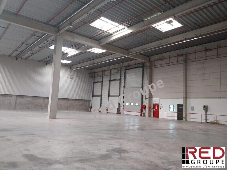 Industrial in Marseille for lease - Building Photo - Image 2 of 6