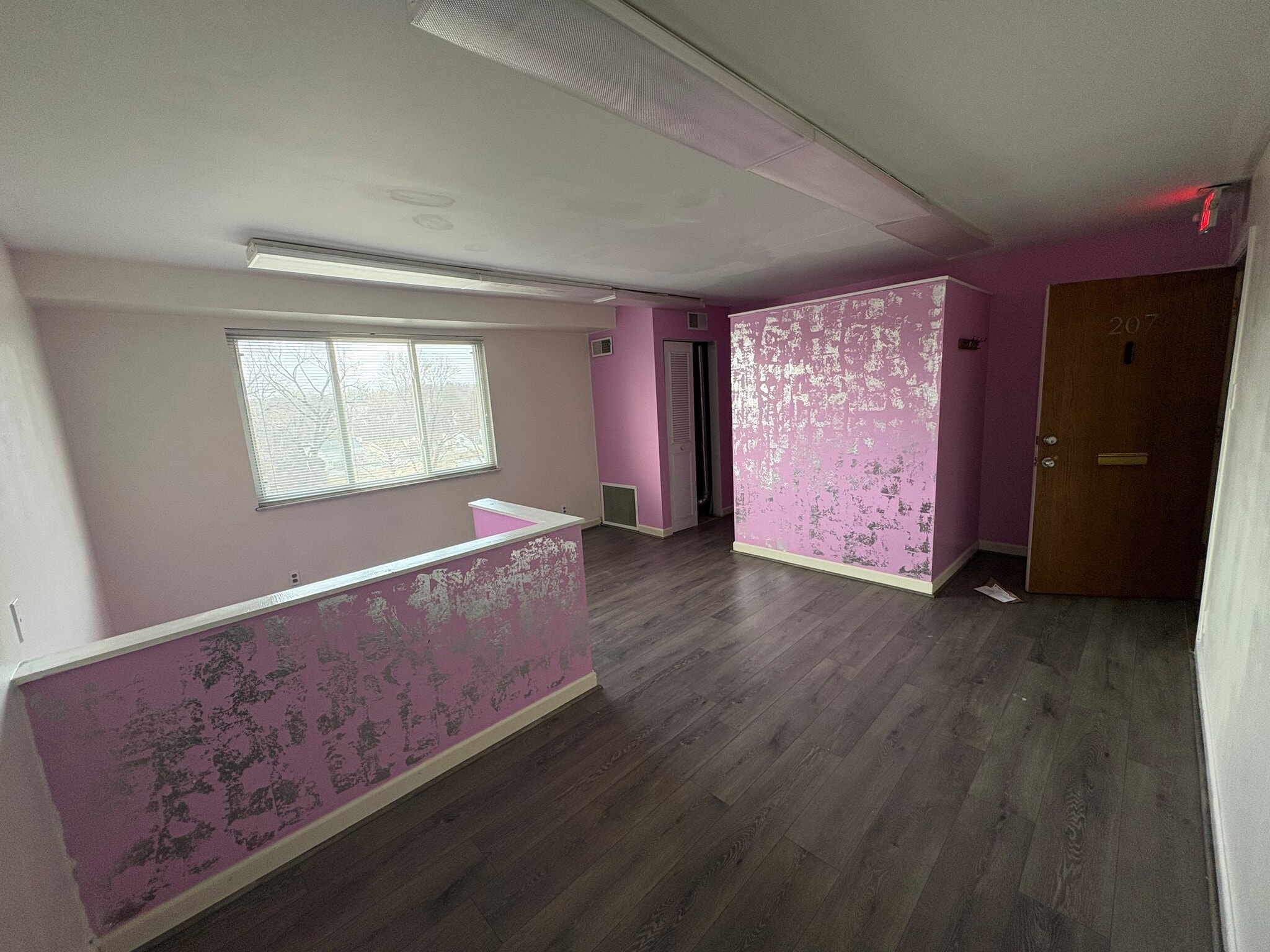 3145-3159 Fee Fee Rd, Bridgeton, MO for lease Interior Photo- Image 1 of 3