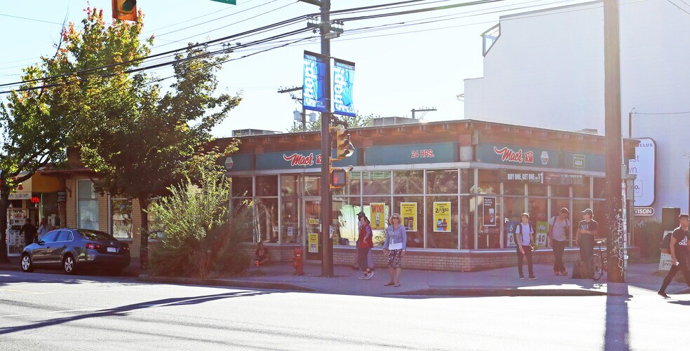 2601 Commercial Dr, Vancouver, BC for lease - Building Photo - Image 2 of 4