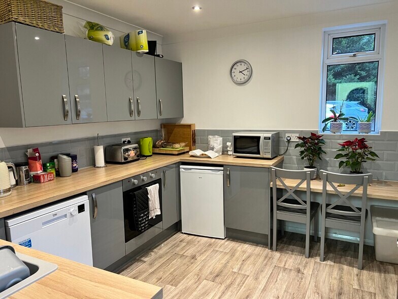 67 College Rd, Maidstone for sale - Building Photo - Image 3 of 7