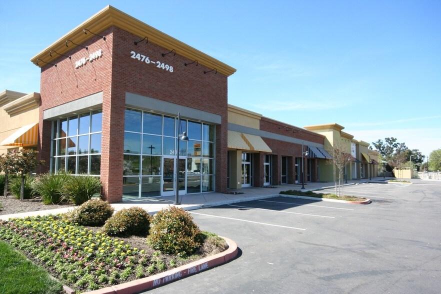 2474 Kitty Hawk Rd, Livermore, CA à louer - Photo du bâtiment - Image 2 de 7
