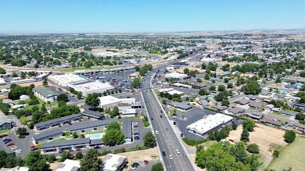 1055 S Highway 395, Hermiston, OR à vendre - Photo du bâtiment - Image 3 de 10