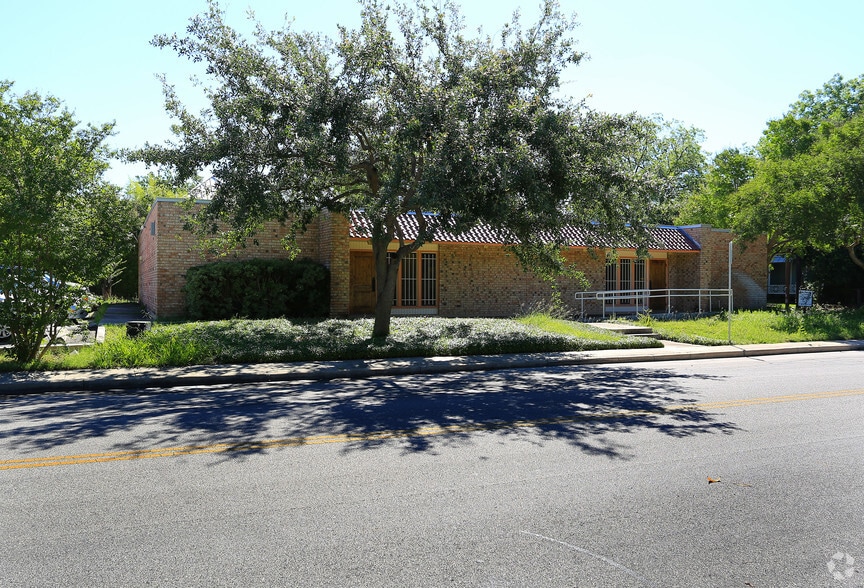 400 Baltimore Ave, San Antonio, TX for sale - Building Photo - Image 2 of 3