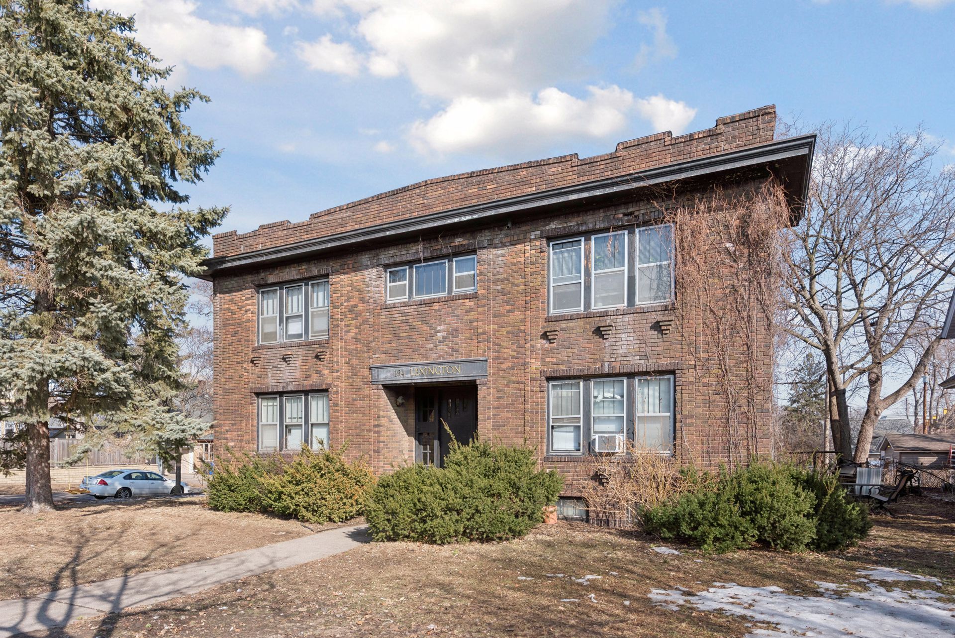 194 Lexington Pky N, Saint Paul, MN à vendre Photo principale- Image 1 de 4