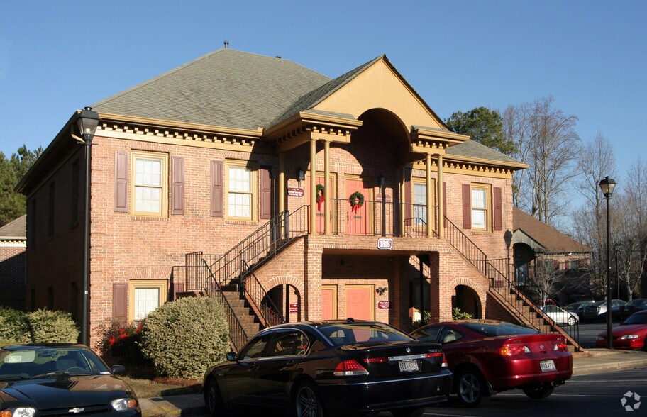 1818 Independence Sq, Dunwoody, GA à louer - Photo du bâtiment - Image 3 de 5
