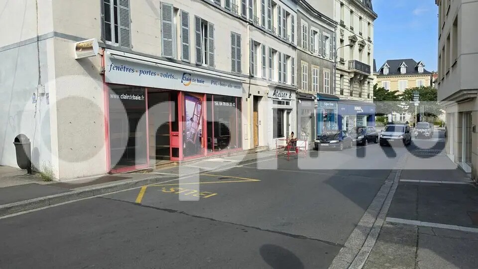 Commerce de détail dans Montluçon à louer Photo du bâtiment- Image 1 de 11