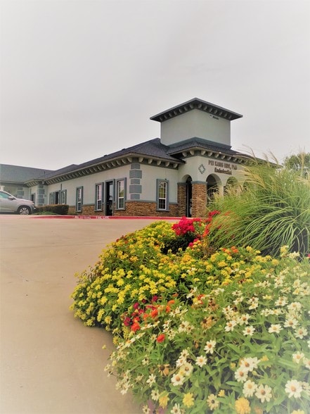 5308-5310 N Tarrant Pky, Fort Worth, TX for lease - Building Photo - Image 3 of 18