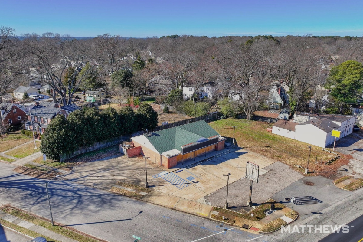 10185 Warwick Blvd, Newport News, VA for sale Primary Photo- Image 1 of 4