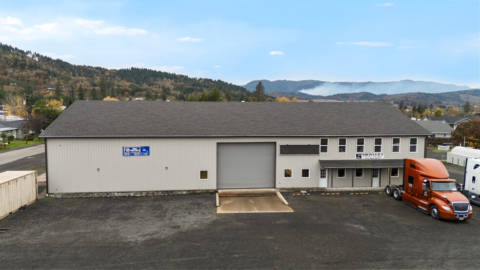 1625 W Duke Rd, Sutherlin, OR à vendre - Photo du bâtiment - Image 3 de 48