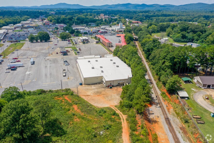 210 Haynes St, Talladega, AL à louer - Photo du bâtiment - Image 3 de 8