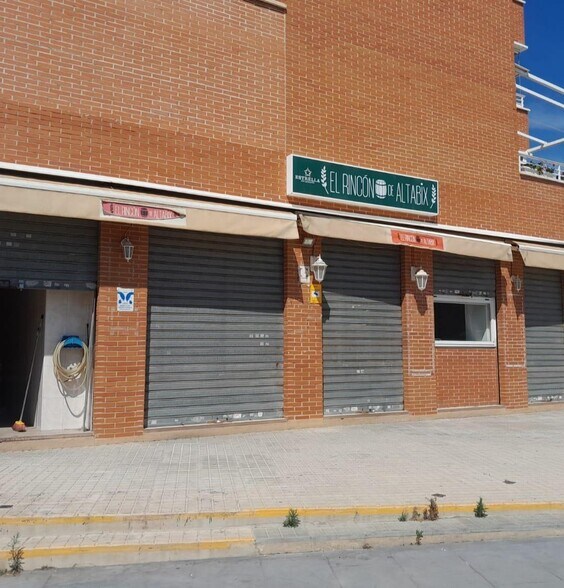 Retail in Elche, Alicante for sale - Building Photo - Image 1 of 6