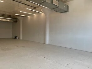 4701 Van Dam St, Long Island City, NY for lease Building Photo- Image 2 of 7
