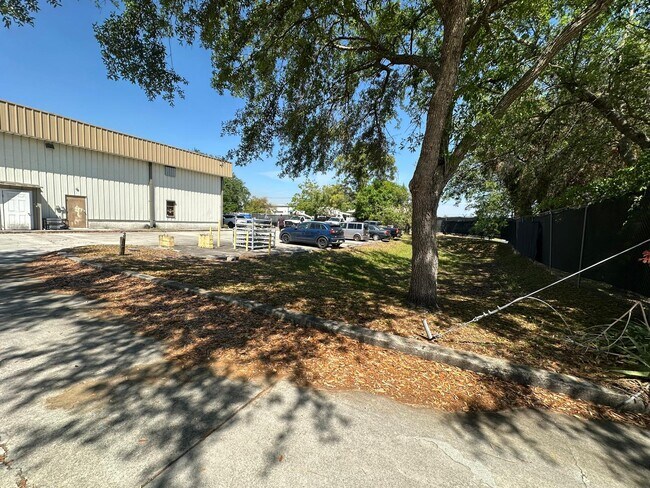 More details for 2100 SW Conant Ave, Port Saint Lucie, FL - Industrial for Lease