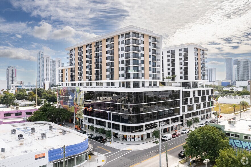 2221 N Miami Ave, Miami, FL à louer - Photo du bâtiment - Image 2 de 20