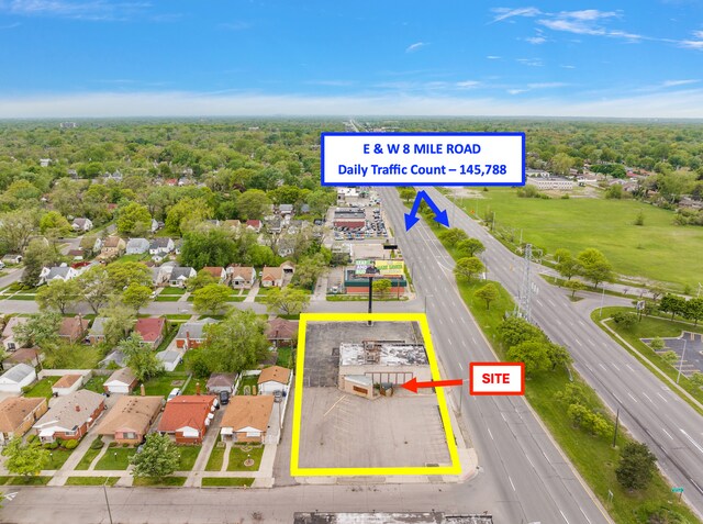 16301 W Eight Mile Rd, Detroit, MI à vendre - Photo du bâtiment - Image 3 de 14