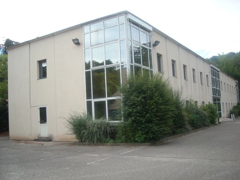 Bureau dans OULLINS-PIERRE-BÉNITE à louer - Photo principale - Image 1 de 3