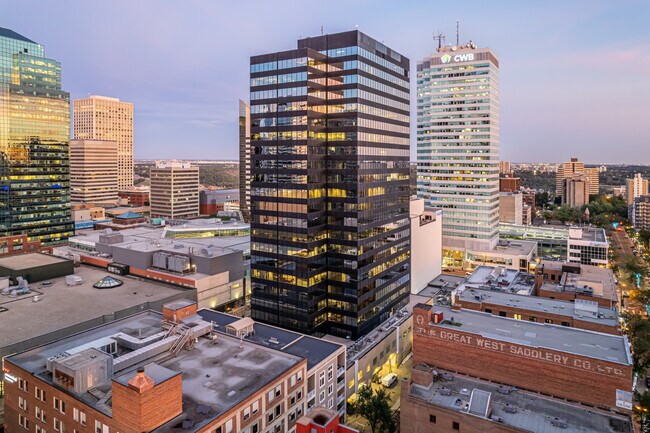 Plus de détails pour 10130 103 St NW, Edmonton, AB - Bureau, Commerce de détail à louer