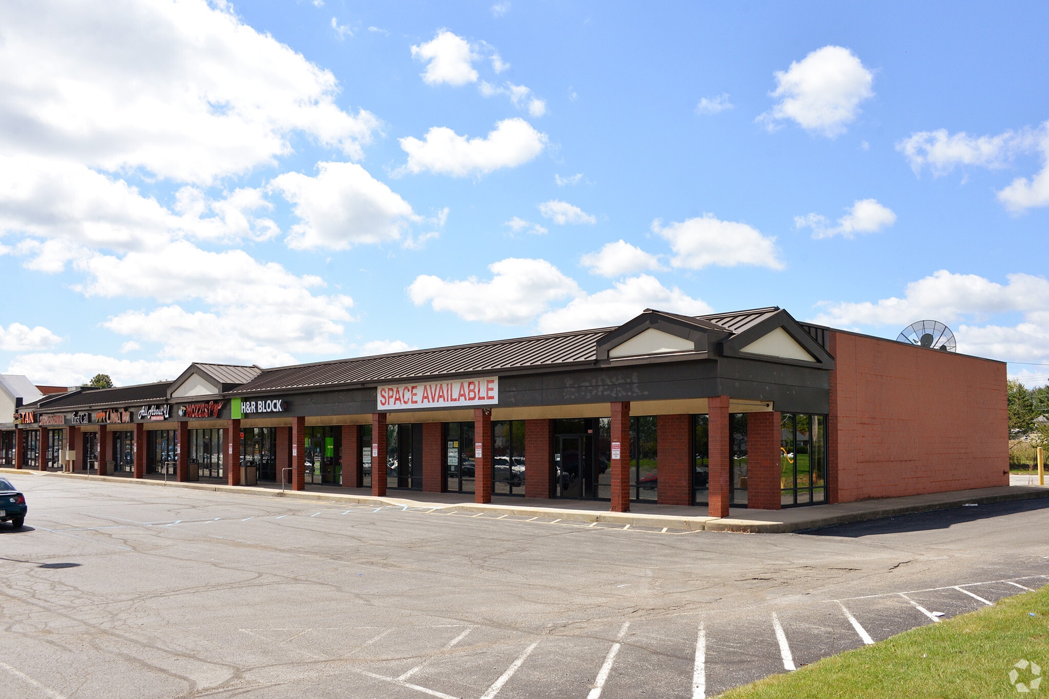 1266-1298 N State St, Greenfield, IN à louer Photo principale- Image 1 de 28