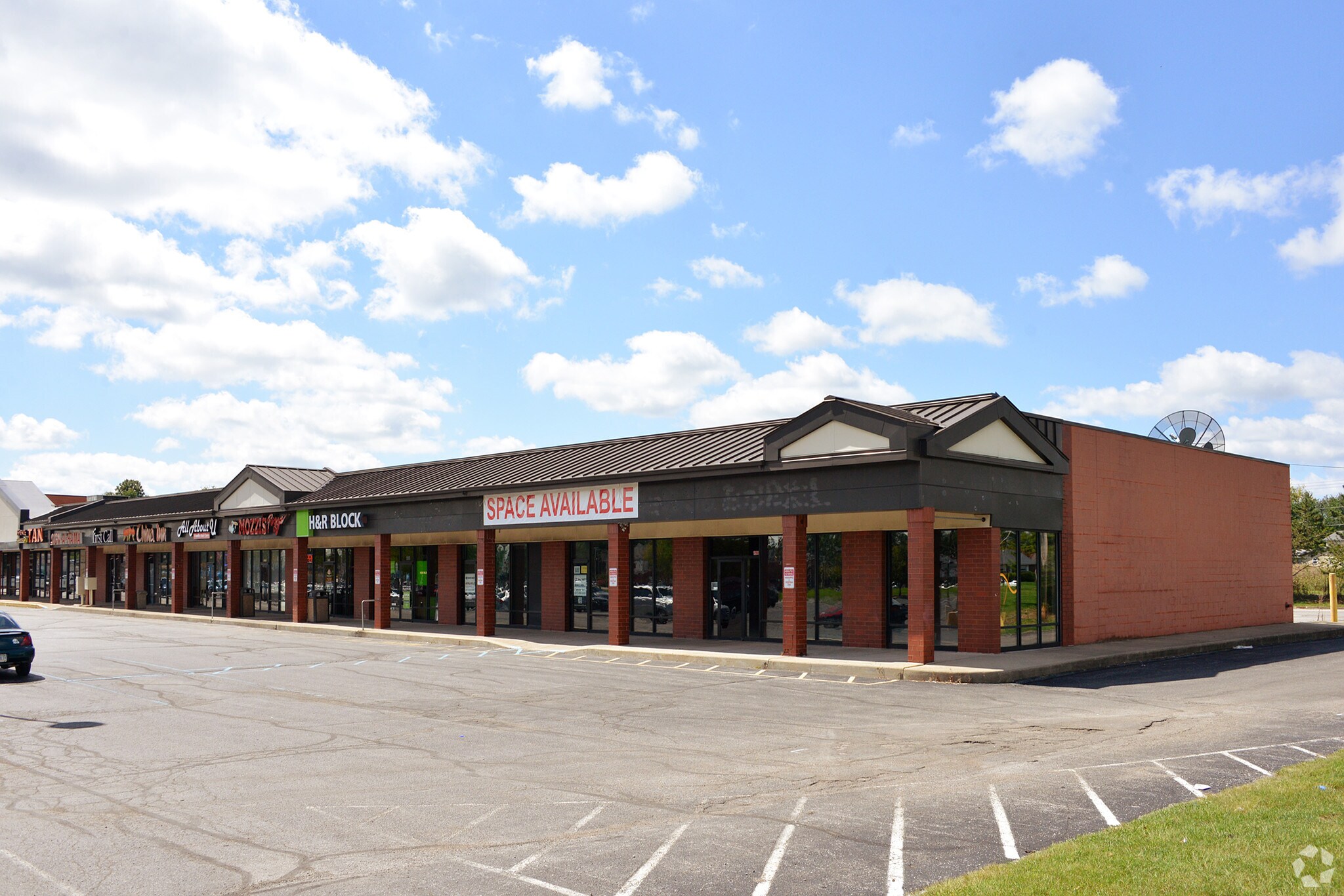 1266-1298 N State St, Greenfield, IN for lease Primary Photo- Image 1 of 28