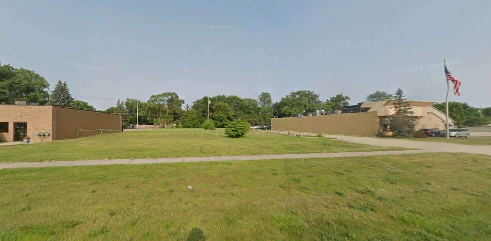 43498 Mound Rd, Sterling Heights, MI for sale - Building Photo - Image 2 of 2