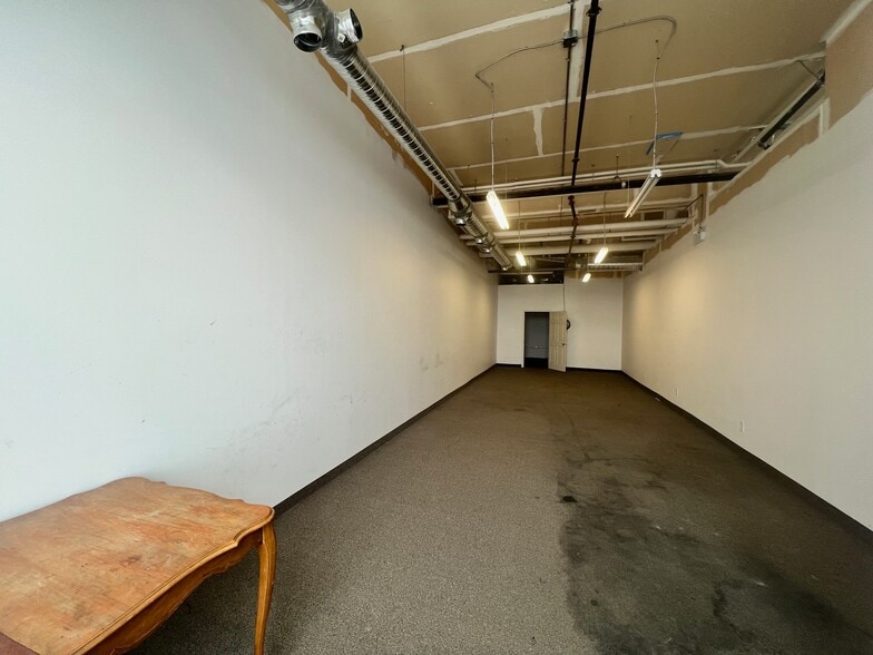 1010 Railway St, Crossfield, AB à vendre - Photo du bâtiment - Image 3 de 11