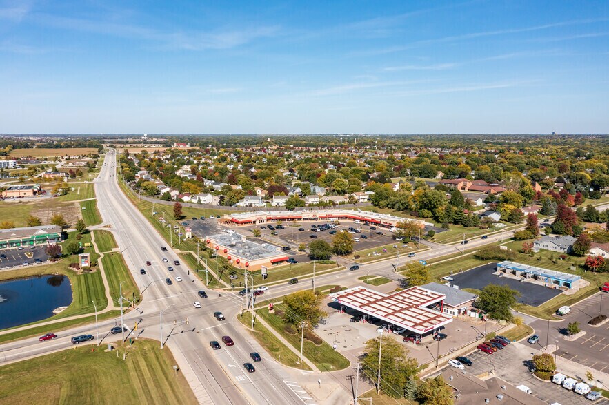 Randall rd, North Aurora, IL à louer - Aérien - Image 2 de 5