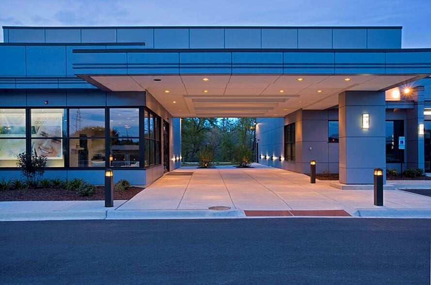 484 W Boughton Rd, Bolingbrook, IL à louer - Photo du bâtiment - Image 1 de 4