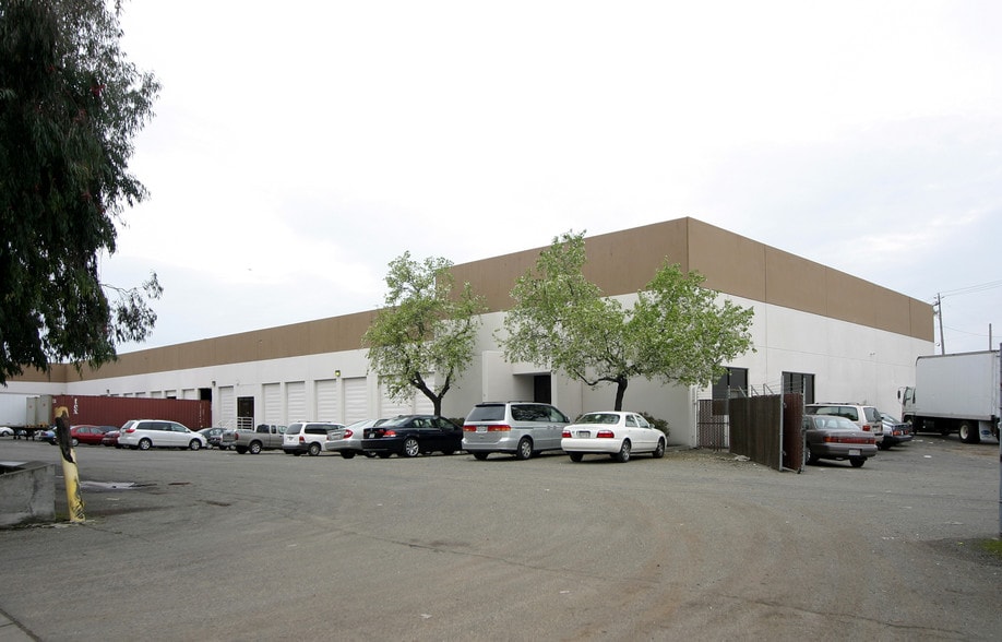 2671-2675 McCone Ave, Hayward, CA for sale - Building Photo - Image 2 of 12