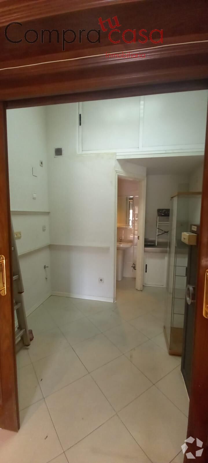 Retail in Segovia, Segovia for lease Interior Photo- Image 1 of 4