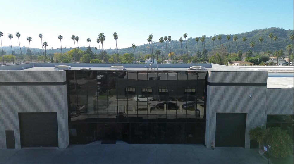 1521 Railroad St, Glendale, CA à louer - Photo du bâtiment - Image 2 de 7