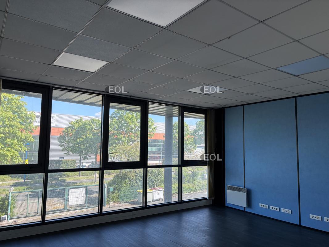 Industrial in Alfortville for lease Interior Photo- Image 1 of 2