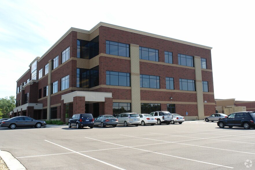 2340 Energy Park Dr, Saint Paul, MN à louer - Photo du bâtiment - Image 2 de 2