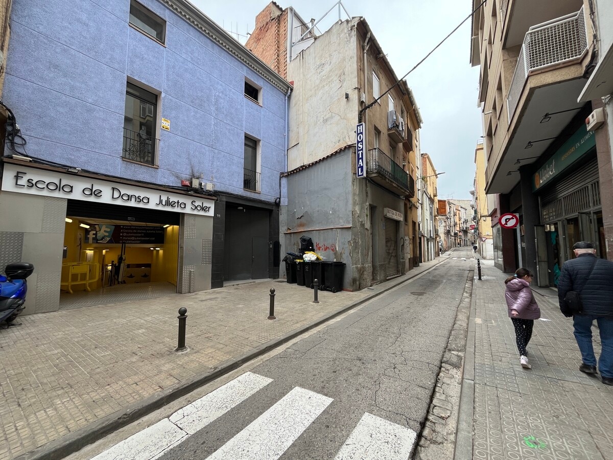 Manresa, BAR 08241 - Unit - -  - Interior Photo - Image 1 of 23