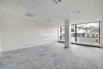 1 Rue Royale, Saint-Cloud for lease Building Photo- Image 1 of 3