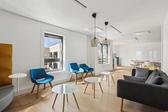 1-21 Avenue Edouard Belin, Rueil-Malmaison for lease Interior Photo- Image 1 of 22