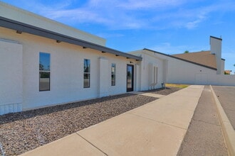 447 S Old Litchfield Rd, Litchfield Park, AZ for lease Interior Photo- Image 2 of 8