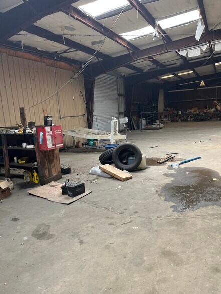 674 Highway 8, Sicily Island, LA à vendre - Photo du bâtiment - Image 2 de 11