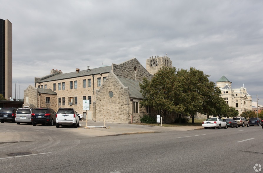 445 N Market St, Wichita, KS à vendre - Photo du bâtiment - Image 3 de 4