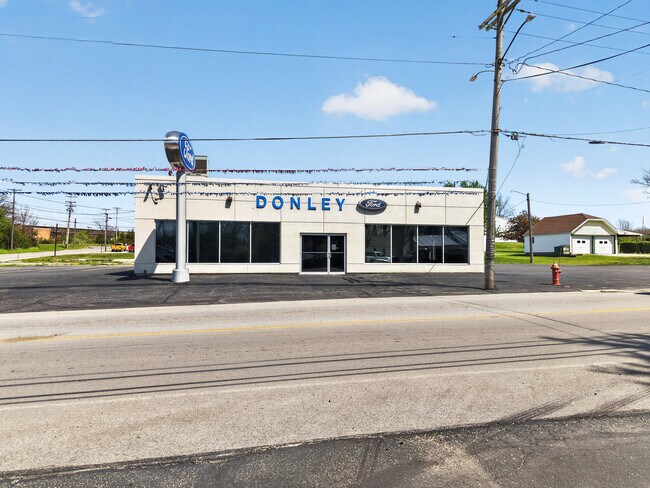 Plus de détails pour 702 Charles St, Galion, OH - Commerce de détail à vendre