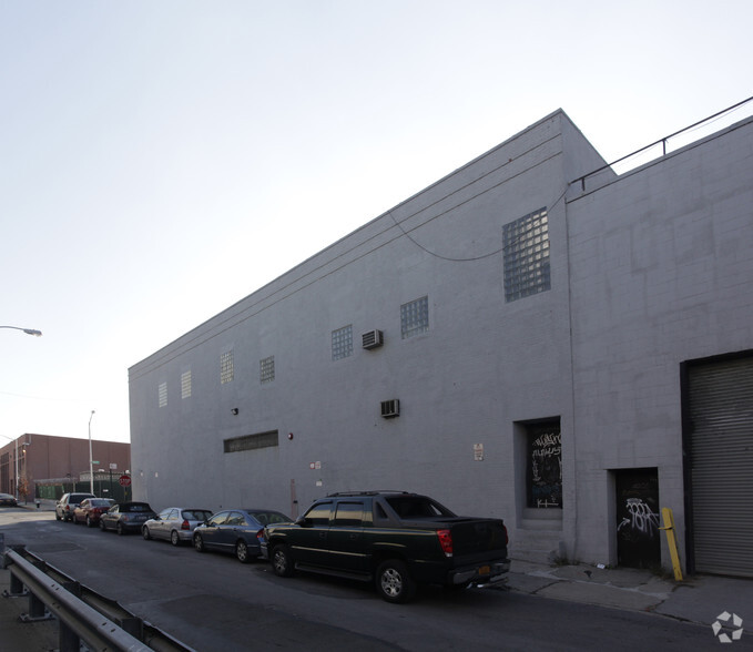 50 Gold St, Brooklyn, NY for lease - Building Photo - Image 2 of 12