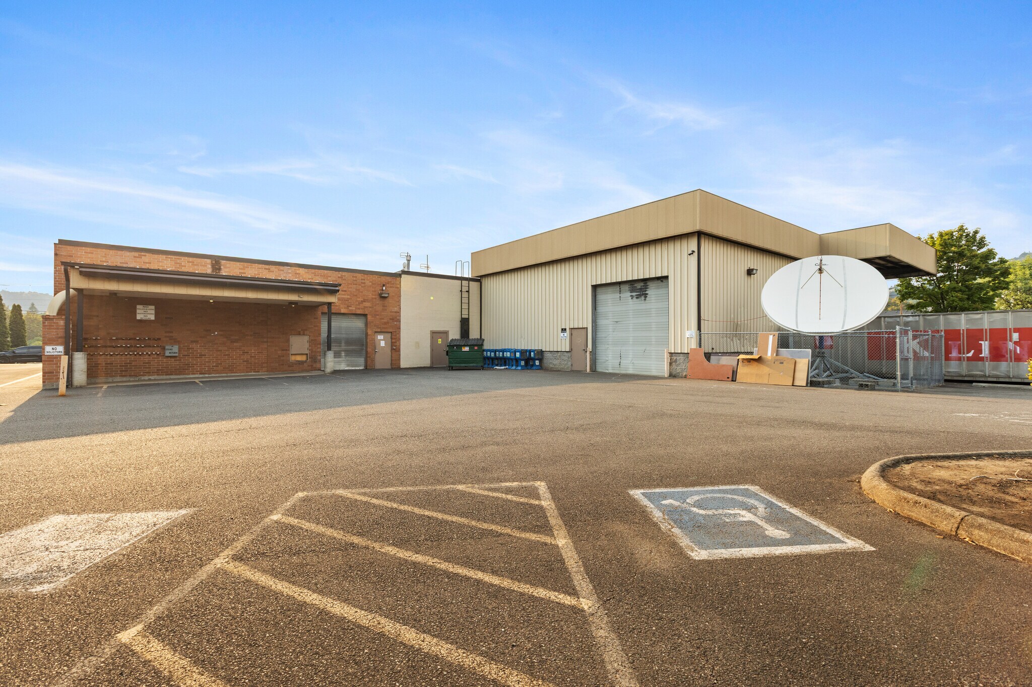 345 NE Winchester St, Roseburg, OR for lease Building Photo- Image 1 of 8