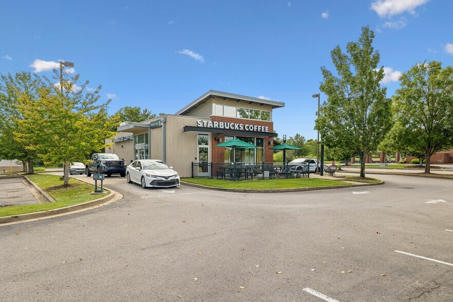 2308 Murfreesboro Rd, Nashville, TN à vendre - Photo du bâtiment - Image 1 de 4