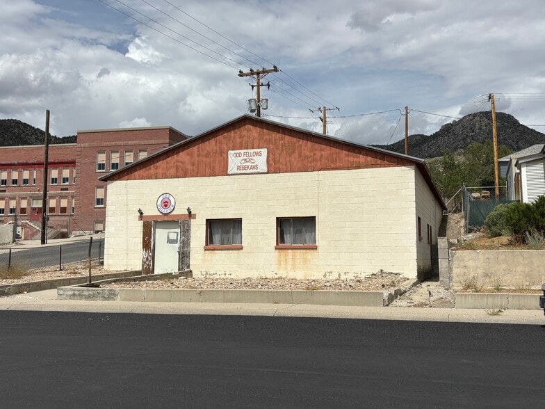 702 Lyons Ave, Ely, NV for sale - Building Photo - Image 2 of 17