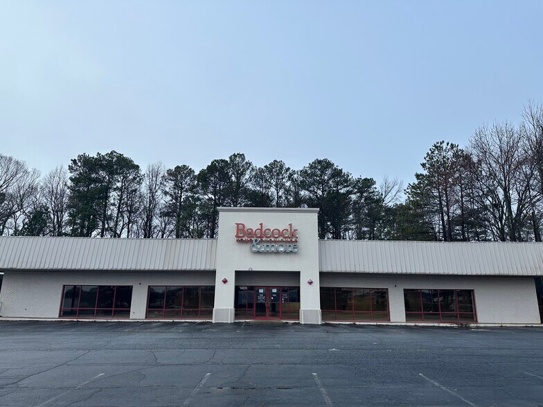 1405 Iris Dr SE, Conyers, GA à vendre - Photo du bâtiment - Image 2 de 2