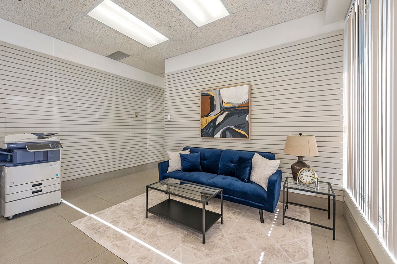 5775 Atlantic Dr, Mississauga, ON L4W 4P3 - Unit 17 - - Interior Photo - Image 1 of 15