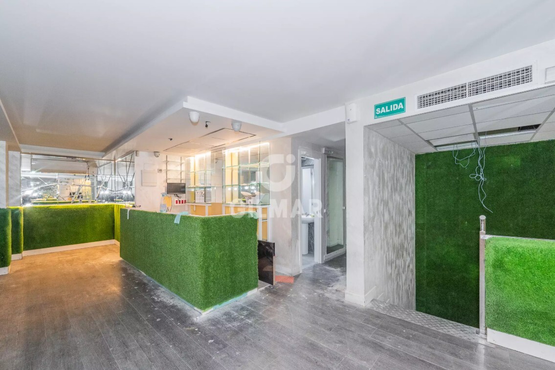Madrid, MAD 28053 - Unit 1 -  - Interior Photo - Image 2 of 4