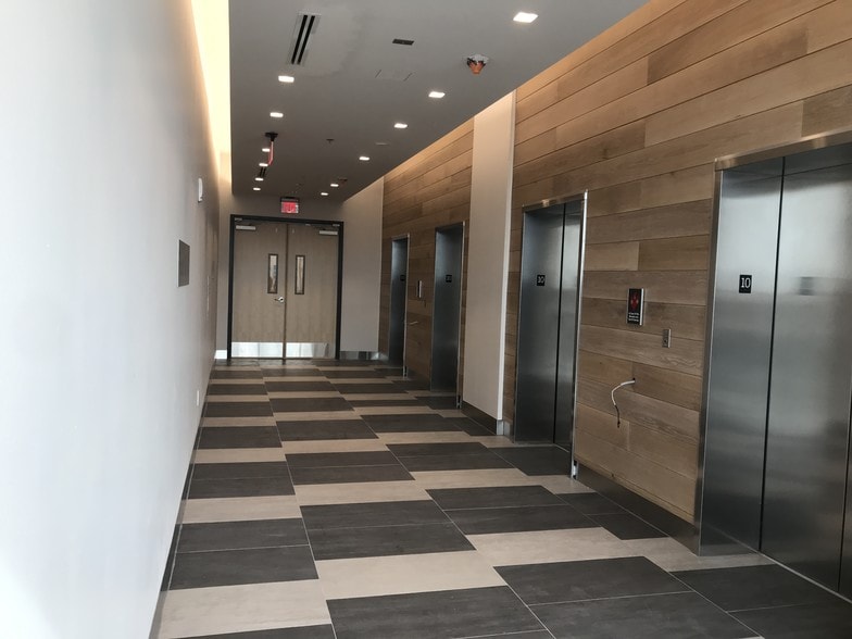 2801 NE 213th St, Aventura, FL for lease - Lobby - Image 3 of 3