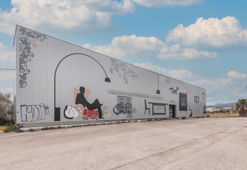 Retail in La Sénia, Tarragona for sale - Building Photo - Image 1 of 11